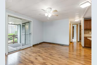 21100 NE Sandy Blvd #18, Fairview, OR 97024 - Photo 17
