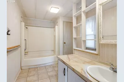 21100 NE Sandy Blvd #18, Fairview, OR 97024 - Photo 27