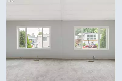 21100 NE Sandy Blvd #18, Fairview, OR 97024 - Photo 13