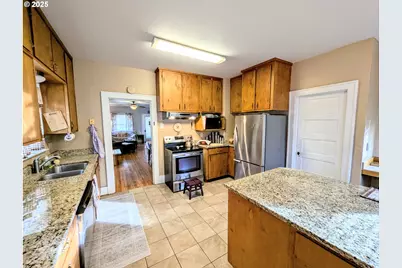 1302 9th St, La Grande, OR 97850 - Photo 7