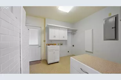 1897 NW 11th St, Hermiston, OR 97838 - Photo 7