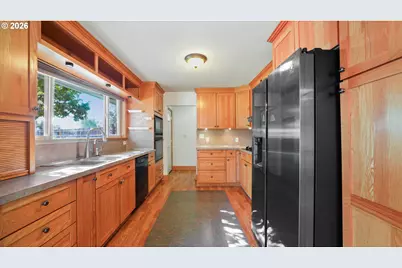 1897 NW 11th St, Hermiston, OR 97838 - Photo 3