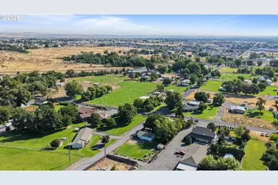 1897 NW 11th St, Hermiston, OR 97838 - Photo 31