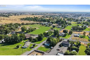 1897 NW 11th St, Hermiston, OR 97838 - Photo 31
