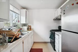 9630 SE Foster Rd, Portland, OR 97266 - Photo 25