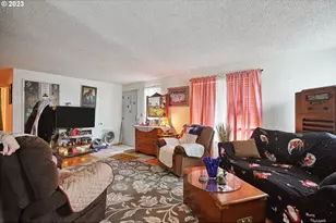 9630 SE Foster Rd, Portland, OR 97266 - Photo 13