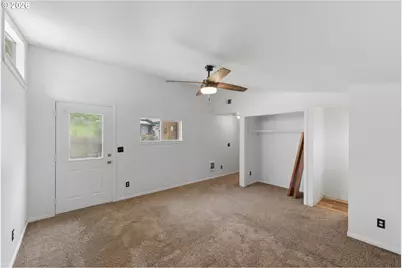 354 S 9th Ct, Coos Bay, OR 97420 - Photo 11