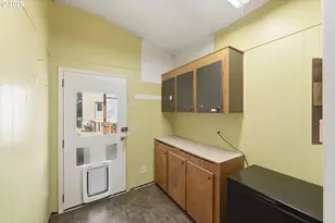 354 S 9th Ct, Coos Bay, OR 97420 - Photo 19
