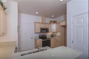 1587 37th St, Florence, OR 97439 - Photo 5