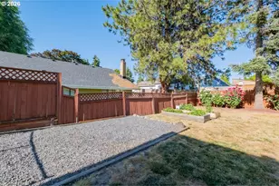 333 S Williams St, Lebanon, OR 97355 - Photo 37