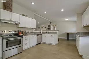 115 W 2nd St, Yamhill, OR 97148 - Photo 13