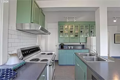 4737 NE Mason St, Portland, OR 97218 - Photo 13