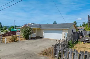 1829 E Willow St, Myrtle Point, OR 97458 - Photo 3
