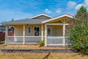 1829 E Willow St, Myrtle Point, OR 97458 - Photo 5