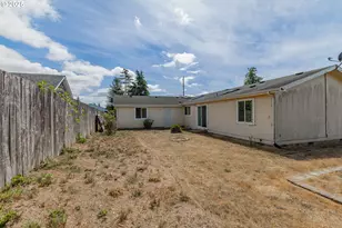 1829 E Willow St, Myrtle Point, OR 97458 - Photo 31