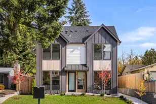 9698 SW 54th Ave, Portland, OR 97219 - Photo 1