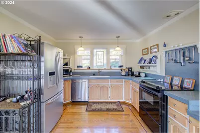 14115 N Bank Rd, Roseburg, OR 97470 - Photo 7