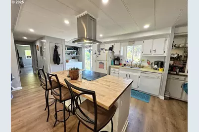 160 Hilltop Dr, Lakeside, OR 97449 - Photo 7