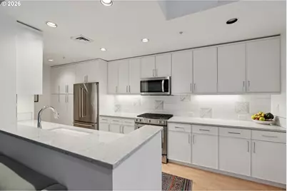 2445 NW Westover Rd #210, Portland, OR 97210 - Photo 13