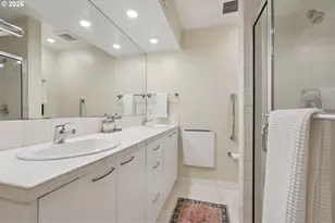 2445 NW Westover Rd, Portland, OR 97210 - Photo 23