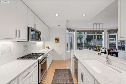 2445 NW Westover Rd #210, Portland, OR 97210 - Photo 15