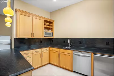 3534 SW Gale Ave, Portland, OR 97239 - Photo 37