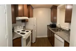 8625 SW Brightfield Cir, Portland, OR 97223 - Photo 3