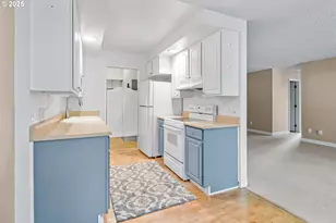 45 Eagle Crest Dr, Lake Oswego, OR 97035 - Photo 9