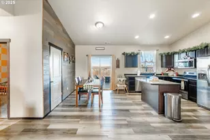 313 Lincoln Ave, Umatilla, OR 97882 - Photo 3