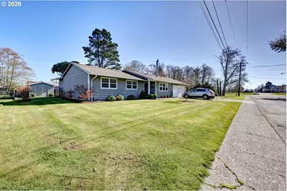 165 NW 1st St, Warrenton, OR 97146 - Photo 1