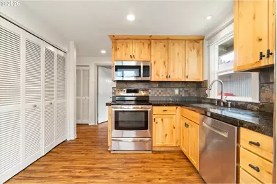 3097 SE Blue Bird Dr, Hillsboro, OR 97123 - Photo 17