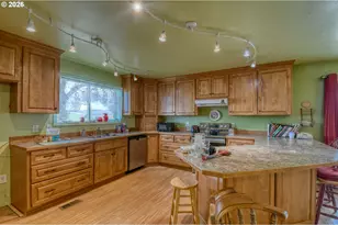 554 W High St, Athena, OR 97813 - Photo 9