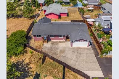 190 NE Lombardy Dr, Roseburg, OR 97470 - Photo 41