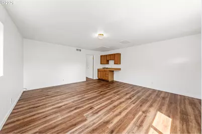 190 NE Lombardy Dr, Roseburg, OR 97470 - Photo 27