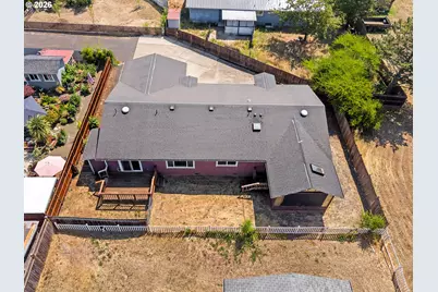 190 NE Lombardy Dr, Roseburg, OR 97470 - Photo 39