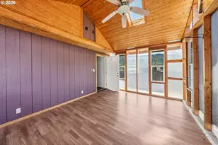 190 NE Lombardy Dr, Roseburg, OR 97470 - Photo 29