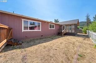 190 NE Lombardy Dr, Roseburg, OR 97470 - Photo 35