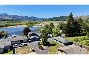 95622 N Bank Rogue River Rd, Gold Beach, OR 97444 - Photo 47