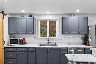 225 Fox Ln, Roseburg, OR 97471 - Photo 7