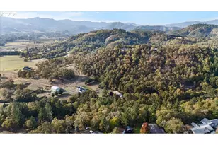 225 Fox Ln, Roseburg, OR 97471 - Photo 23