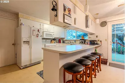 5866 SE Lloyd St, Milwaukie, OR 97222 - Photo 17