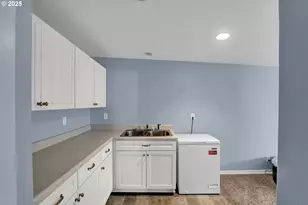 679 Kingwood St, Florence, OR 97439 - Photo 31