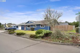 679 Kingwood St, Florence, OR 97439 - Photo 3