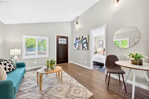 13316 SE Ramona St, Portland, OR 97236 - Photo 9