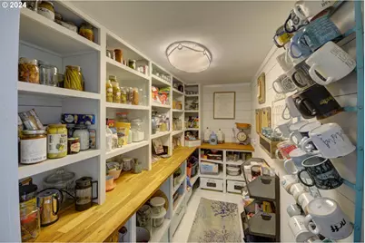 717 12th Ave, Seaside, OR 97138 - Photo 7