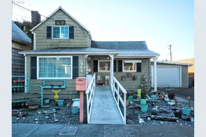 717 12th Ave, Seaside, OR 97138 - Photo 1