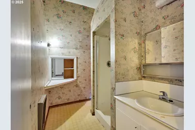 955 Bryan St, Woodburn, OR 97071 - Photo 25