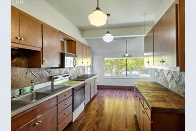 955 Bryan St, Woodburn, OR 97071 - Photo 11