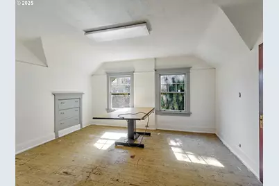 955 Bryan St, Woodburn, OR 97071 - Photo 21