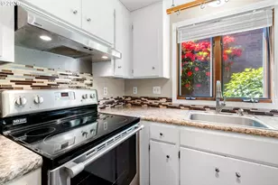 15015 NE Sacramento St, Portland, OR 97230 - Photo 9